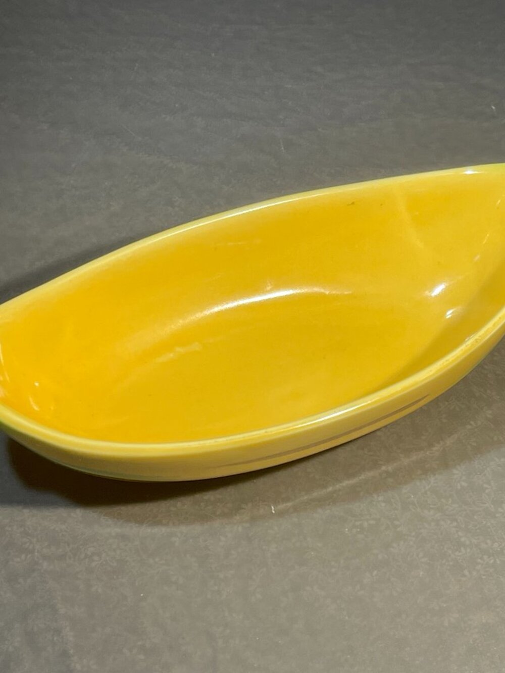 Vintage Pier 1 Imports Banana Bowl Yellow Green Ceramic (inv #17-67)